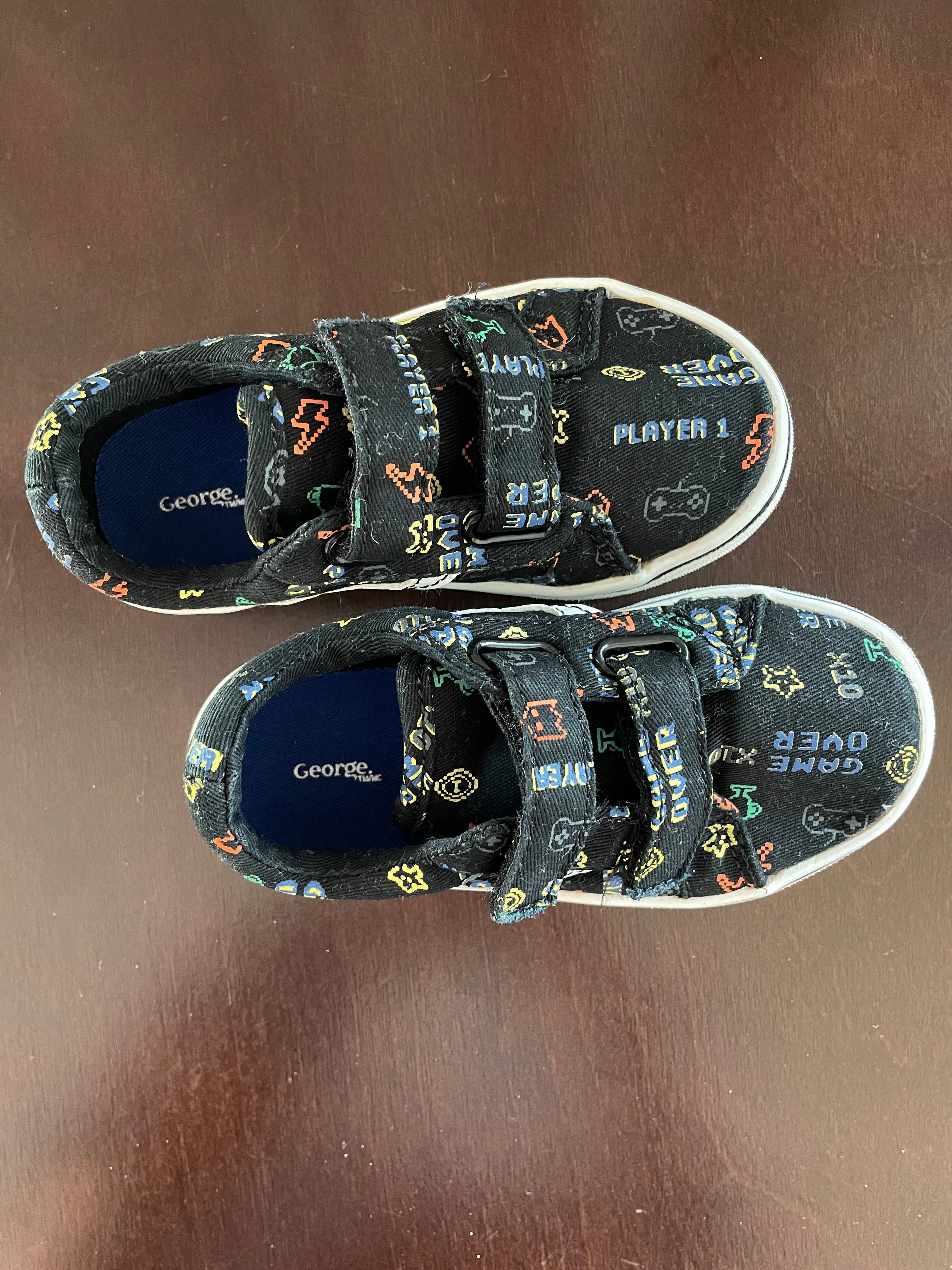 George Sneakers Size 8