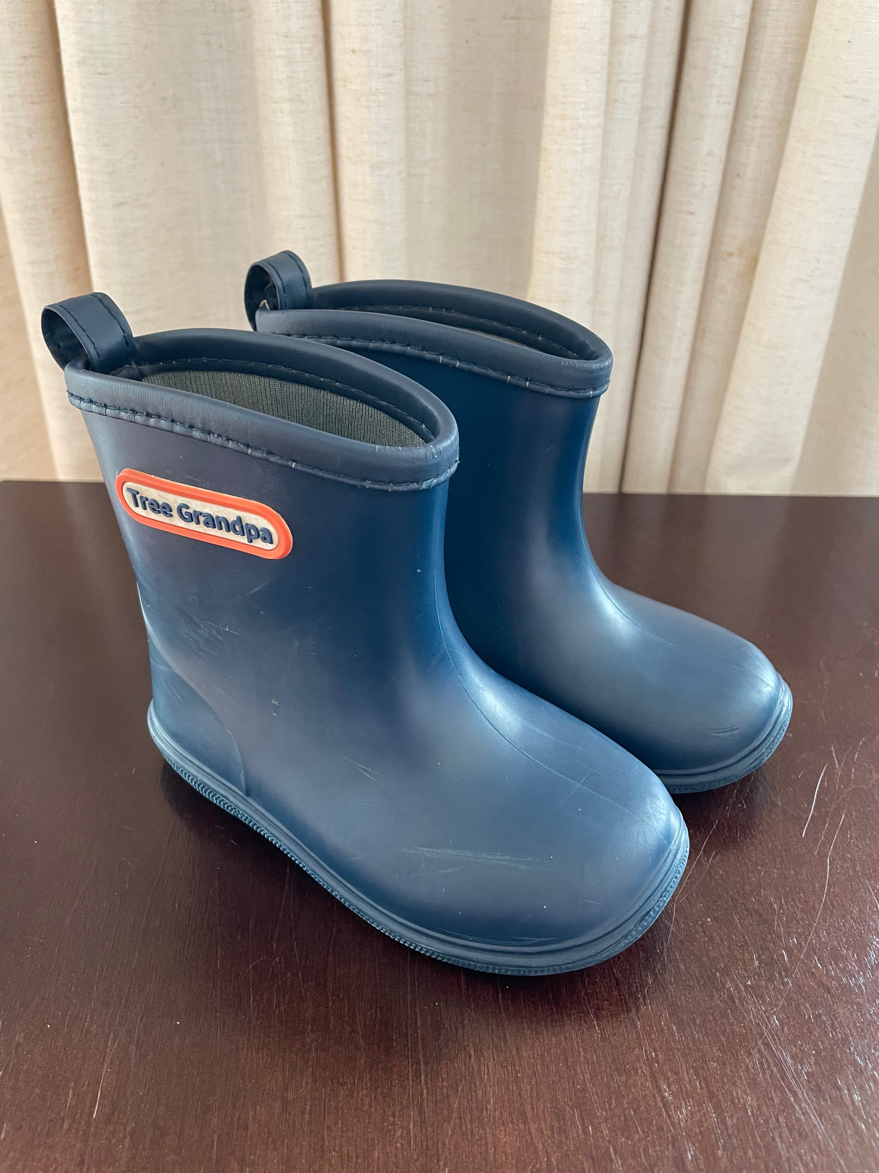 Tree Grandpa Navy Boots Size 8