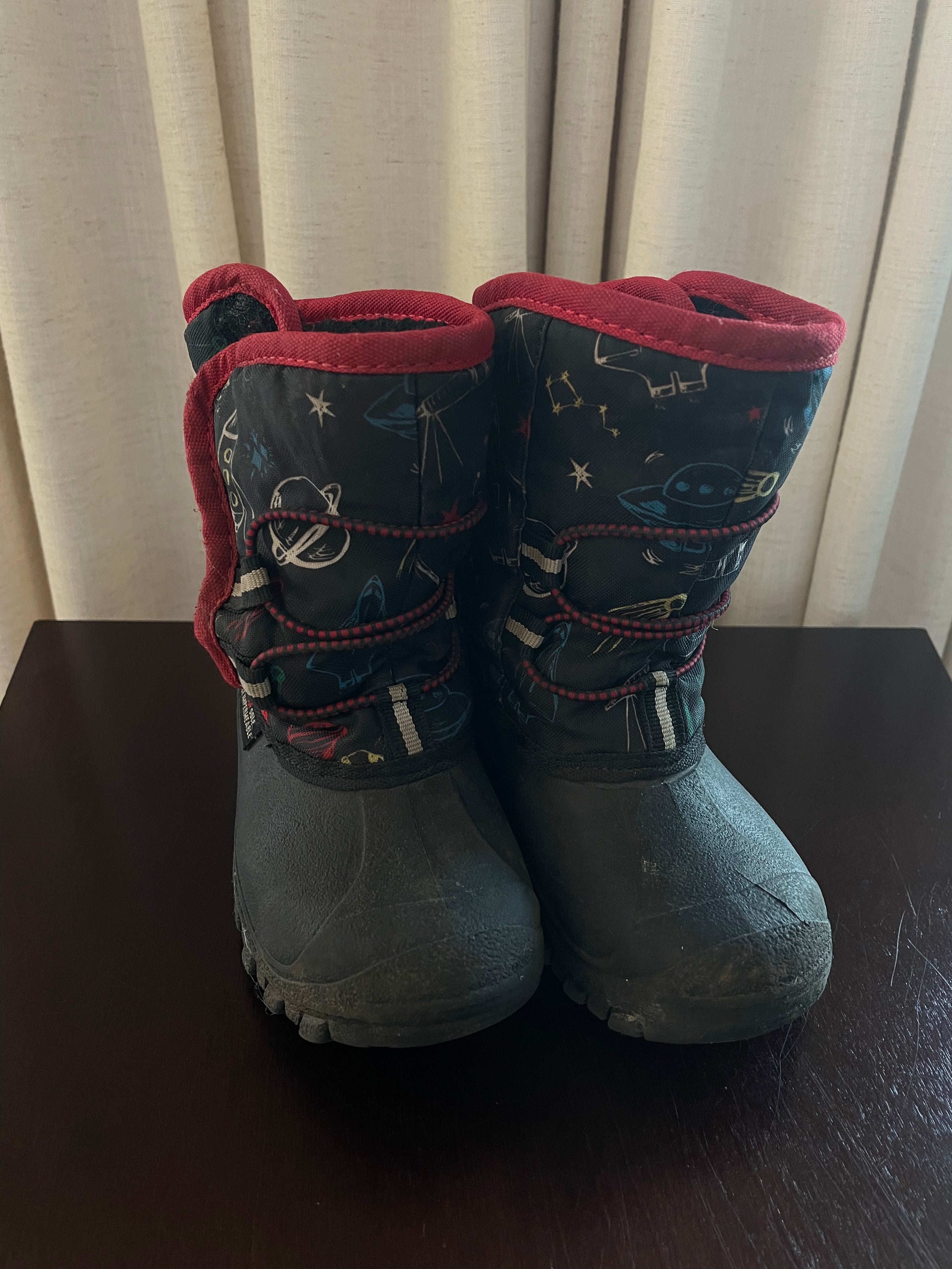 Winter Boots Space Themed Size 7
