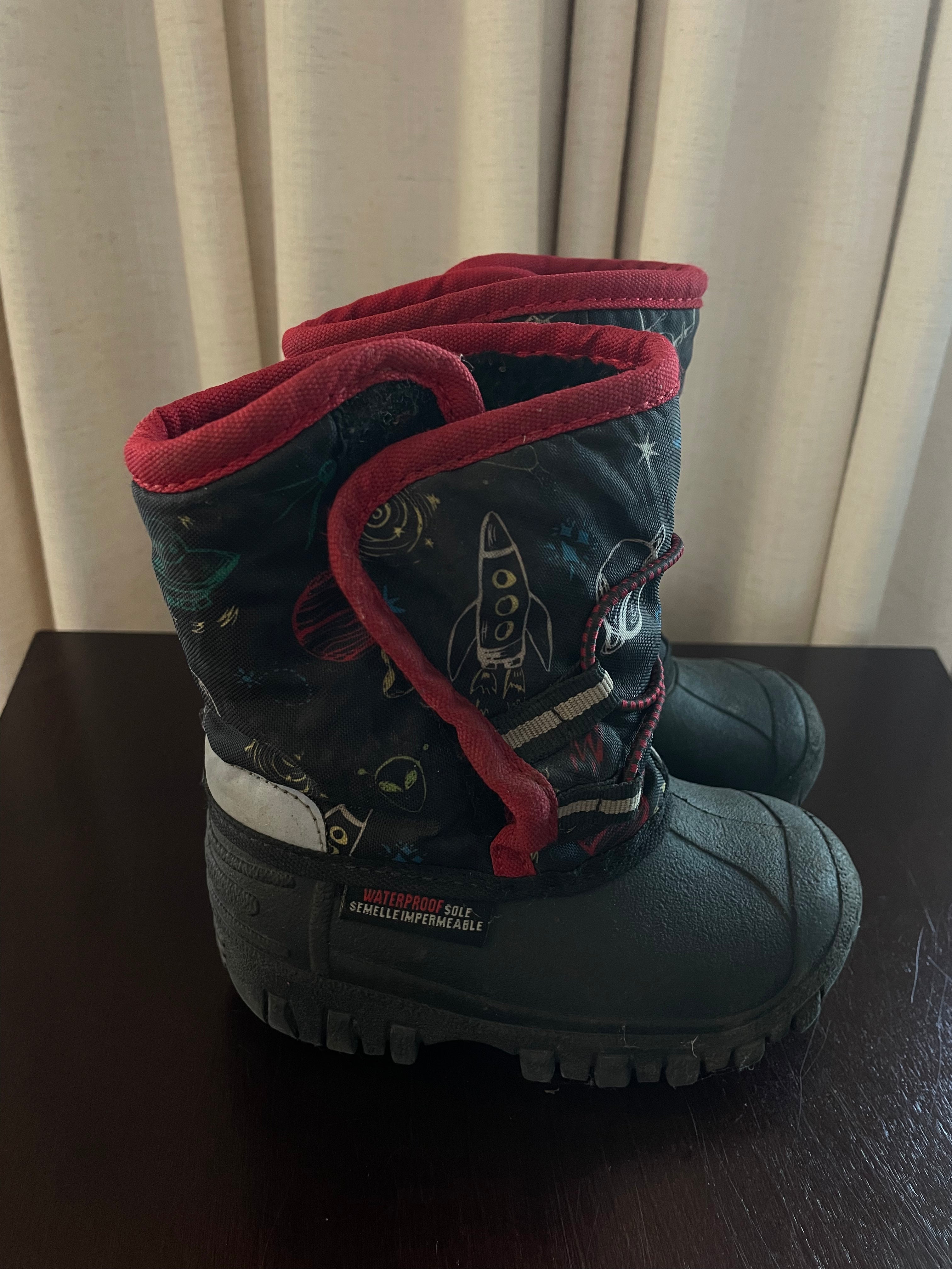 Winter Boots Space Themed Size 7