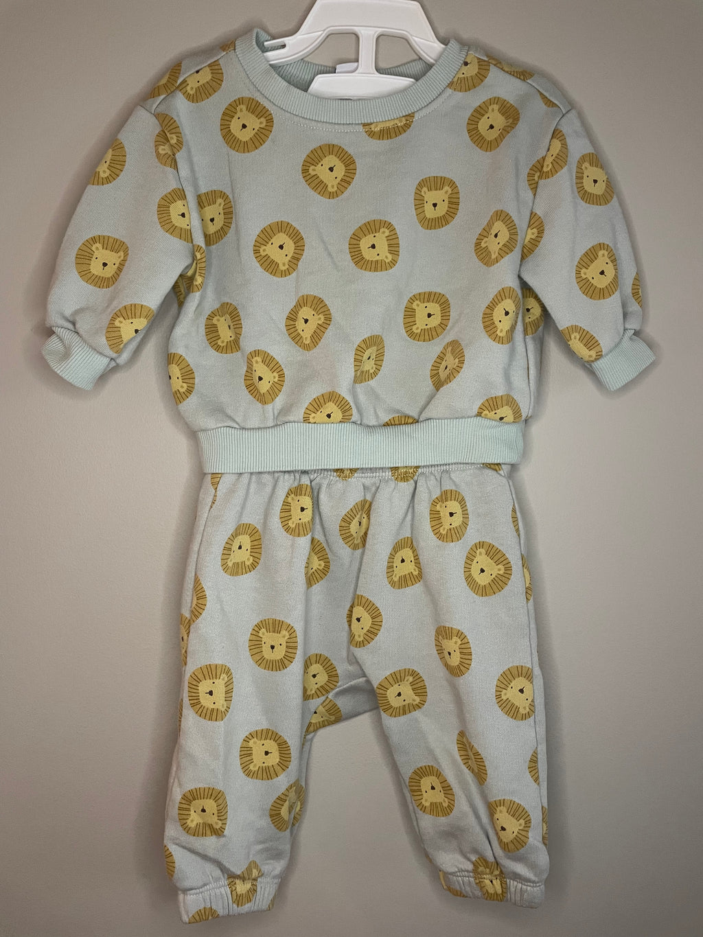 Old Navy Lion Crewneck Set | 0-3M
